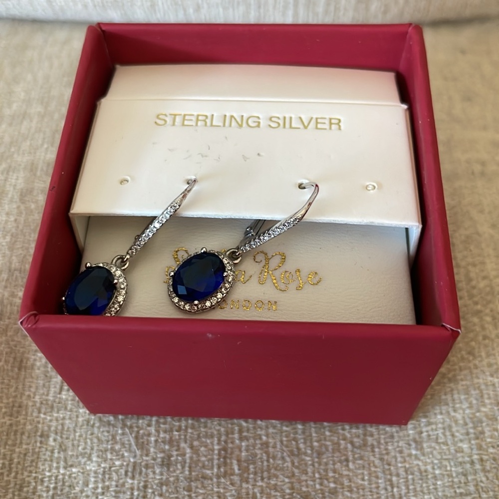 Earrings - Picture 2 of 3